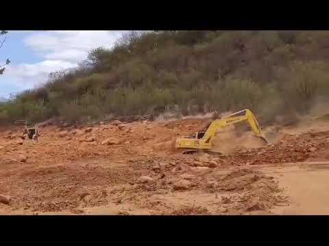 PRF FLAGRA EXTRAÇÃO ILEGAL DE ARGILA EM SALGUEIRO